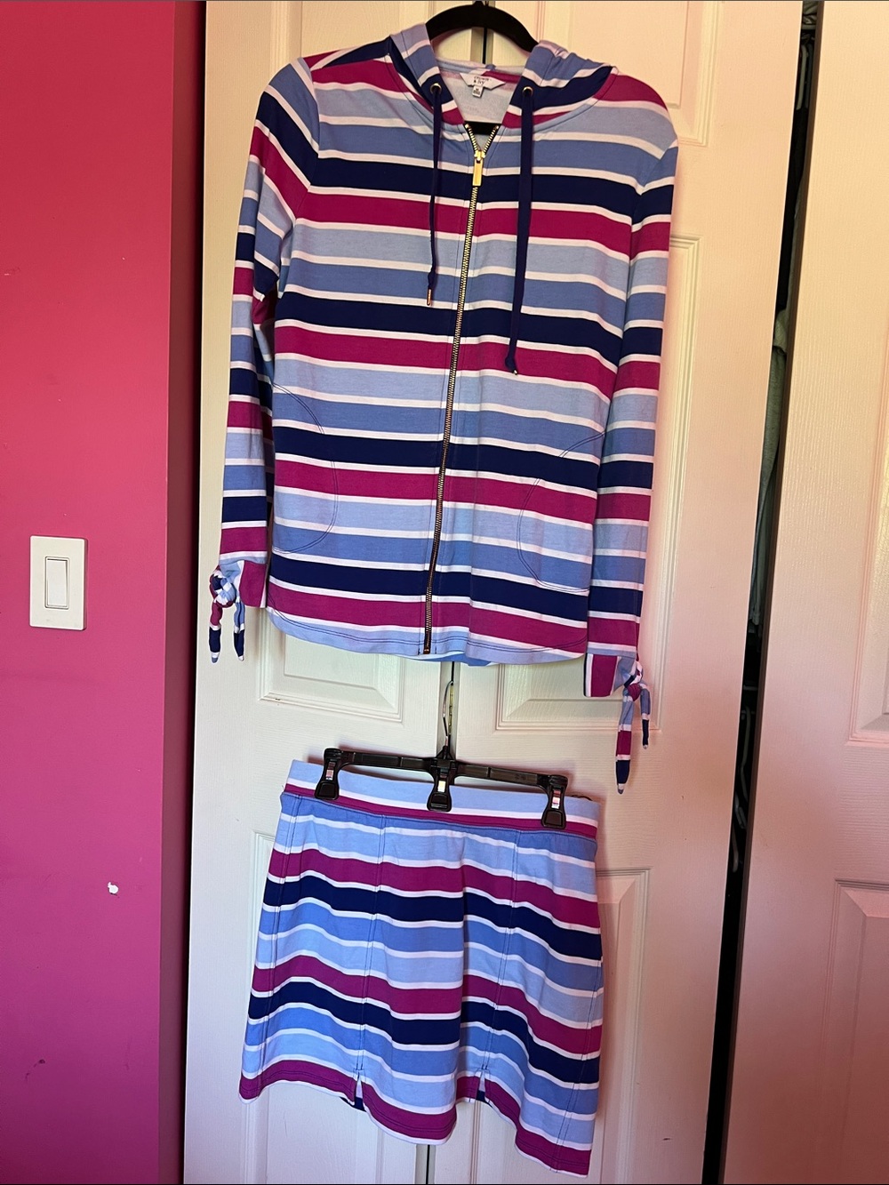crown & ivy Striped Hoodie &Skort Set in Light Blue, Navy & Magenta Size Medium